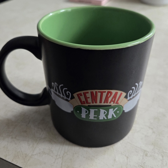 Friends TV Series Central Perk Large Mug • Black / Green • NEW - Picture 2 of 4